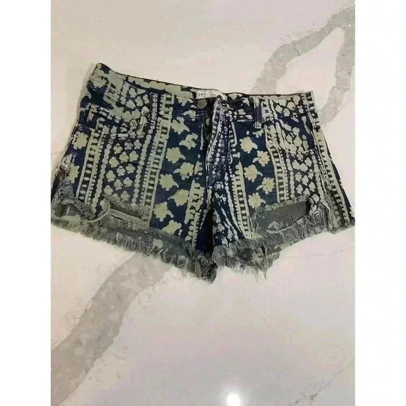 Free People Pants - Women's Free People Ends Meet Printed Denim Cutoff Size 26 Mantra Bali Shorts